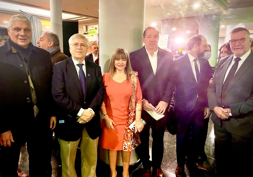 1 Izq Cipetur Freddy Caruso Mtro TViera Gte Gral G Mendietta D Queirolo F Amado C Pera AUDAVI